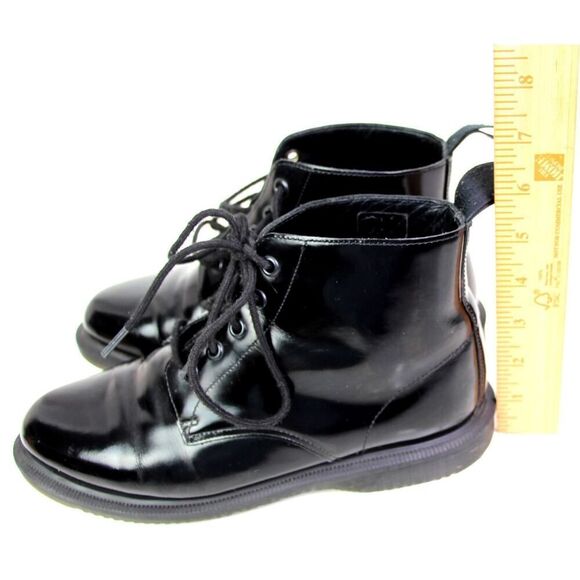 Dr. Martens SHINY BLACK LEATHER LOW HEEL LACE UP ROUND TOE ANKLE BOOTS Sz 7/38 - Picture 11 of 11